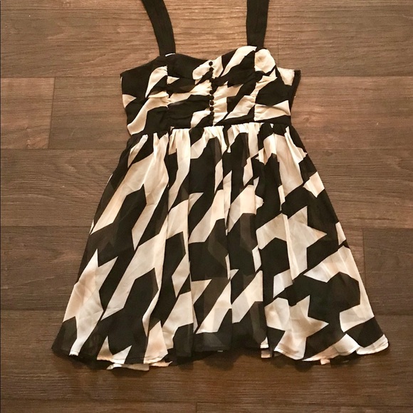 ***SOLD***Black and White Babydoll Dress - Picture 2 of 5